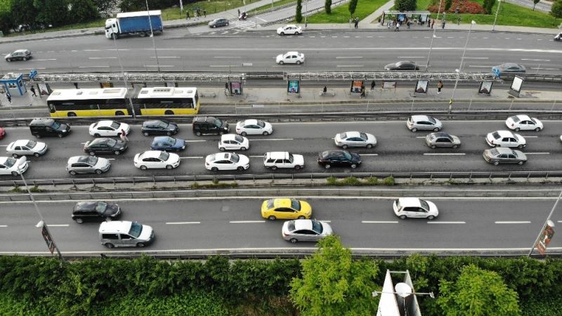 E-5’teki trafik yoğunluğu havadan görüntülendi
