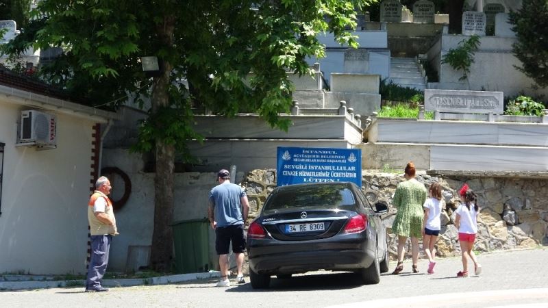 Onur Taşçıoğlu’dan Prof. Dr. Cemil Taşçıoğlu’nun mezarına Babalar Günü ziyareti
