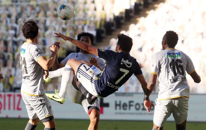 Süper Lig: Fenerbahçe: 0 - Yeni Malatyaspor: 0  (İlk yarı)
