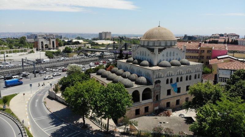 Avcılar Hacı Ahmet Tükenmez Camisi’nde yıkım başladı
