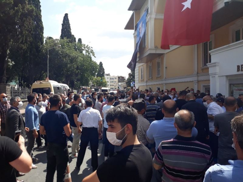 Bakırköy’de pazarcılar kapanan semt pazarı için eylem yaptı