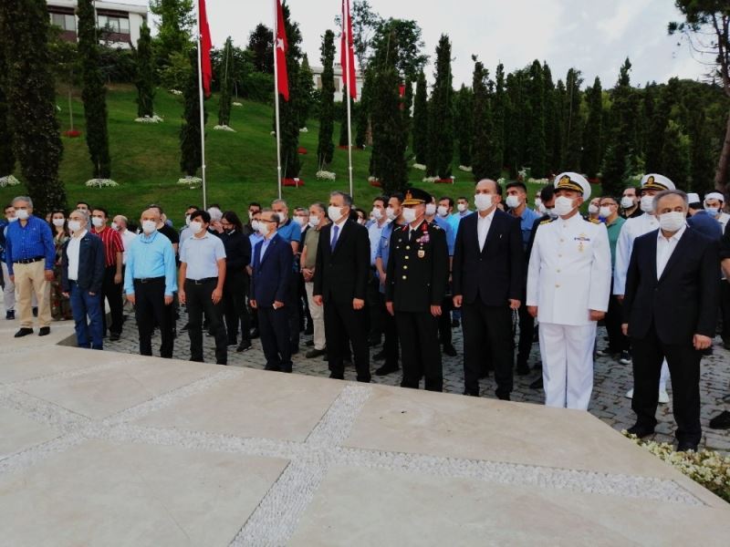 Kent protokolü 15 Temmuz Şehitler Anıtını ziyaret etti
