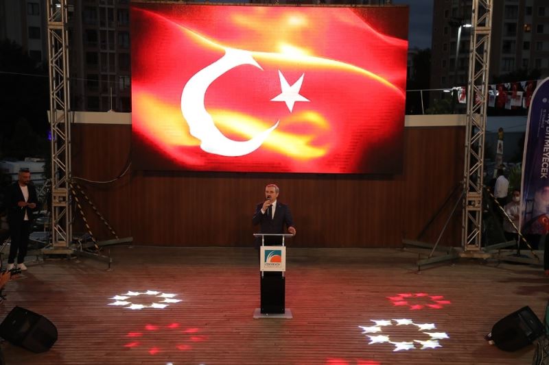 Bayram Şenocak: “Milli iradeyi yok sayanlara karşı her zaman ‘Demokrasi Nöbeti’ndeyiz”
