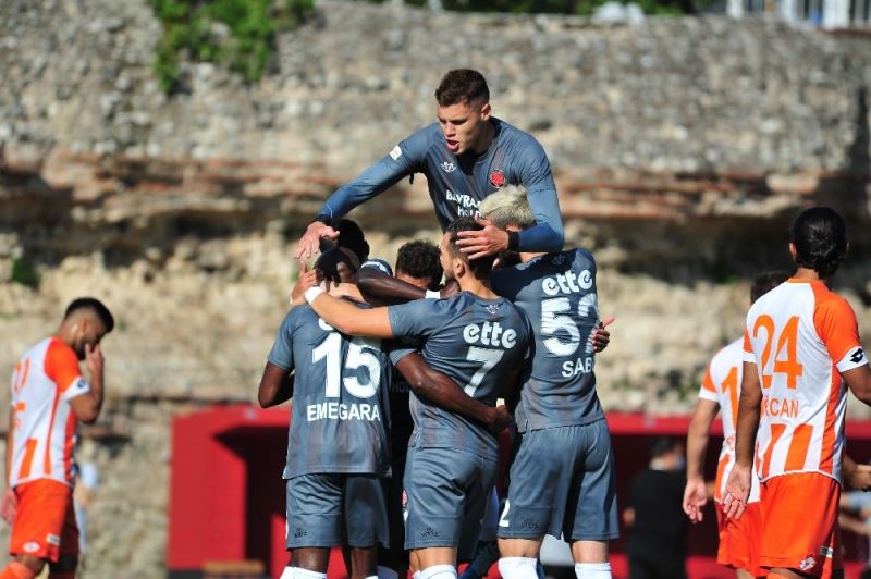 TFF 1. Lig: Fatih Karagümrük: 1 - Adanaspor: 0 (İlk yarı sonucu)
