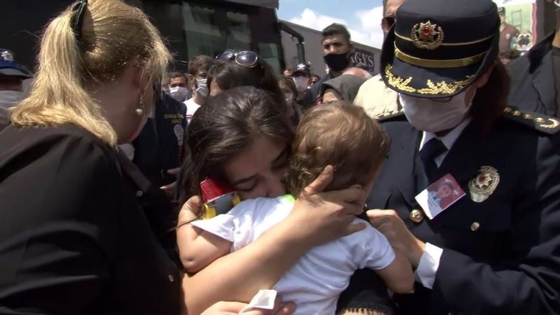 Şehit polis için İstanbul İl Emniyet Müdürlüğünde tören düzenlendi