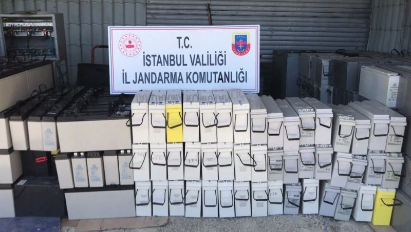 Silivri’de bir kişi baz istasyonundan 16 akü çalıp hurdacıya sattı
