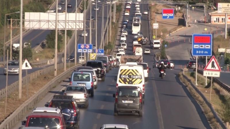 Tuzla’da Kurban Bayramı arefesinde trafik yoğunluğu
