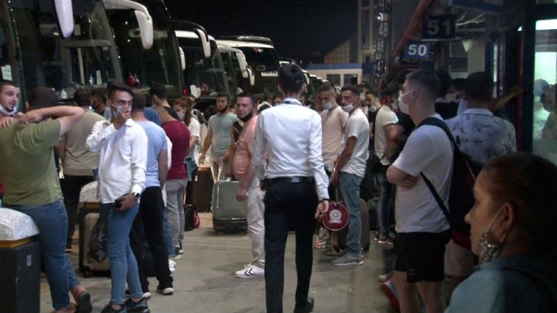 15 Temmuz Demokrasi Otogarı’nda arife günü yoğunluğu
