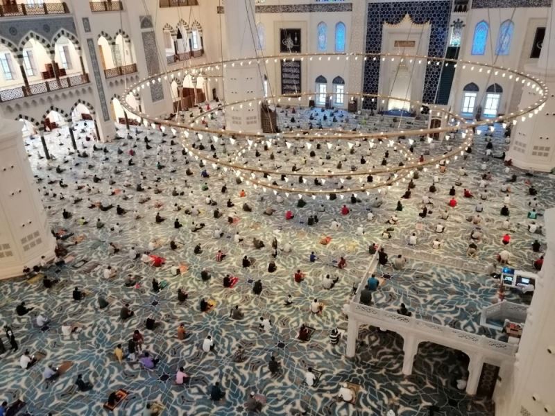 Cumhuriyet tarihinin en büyük camisinde bayram namazı coşkusu yaşandı