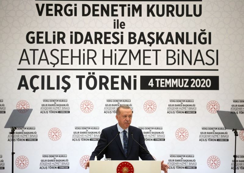 Erdoğan: “Salgının dünya ekonomisinde küçülmeye yol açtığı dönemde Türkiye’nin olumlu yönde ayrışacağına inanıyoruz”
