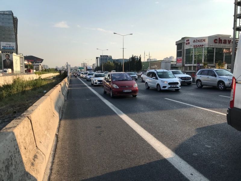 Trafik polisi ekipleri çakar ve emniyet şeridi denetimi yaptı
