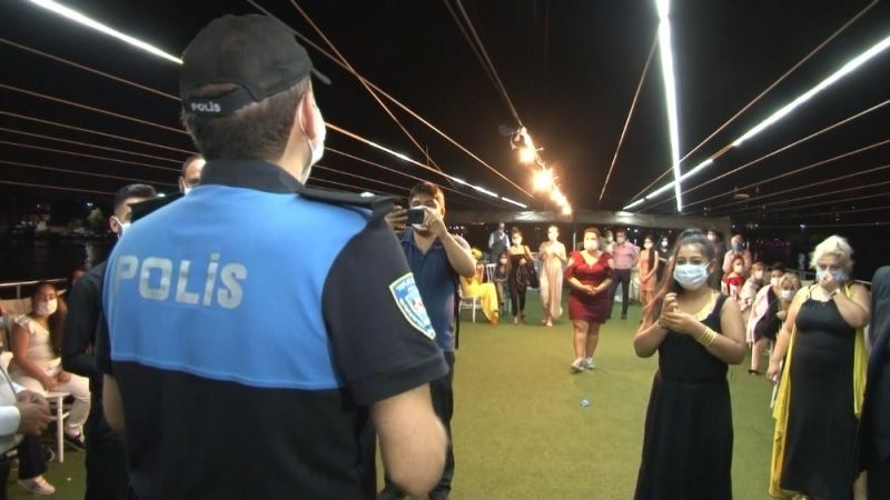 İstanbul’da deniz polisinden boğazdaki gemilere korona virüs denetimi

