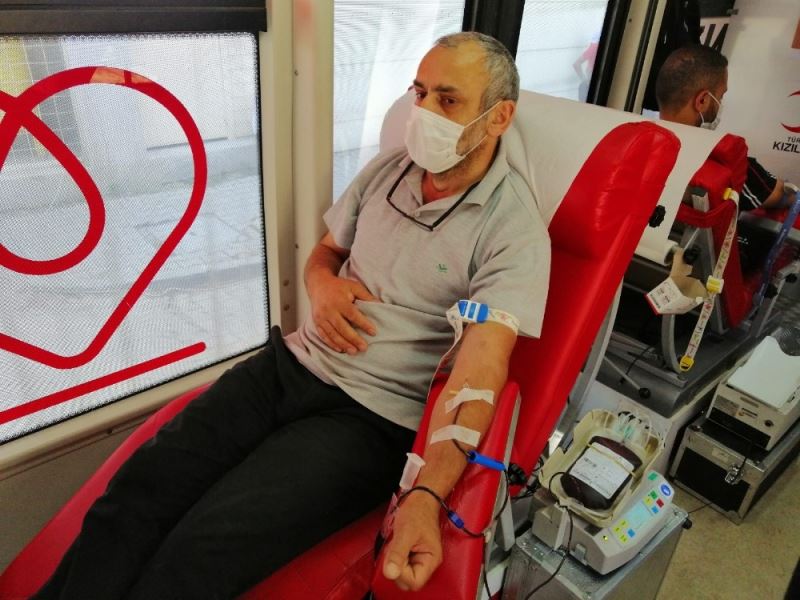 Zeynep Kamil Eğitim ve Araştırma Hastanesi personelinden kan stoklarına destek çağrısı
