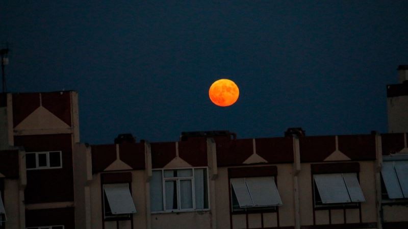 İstanbul’da dolunay manzarası mest etti
