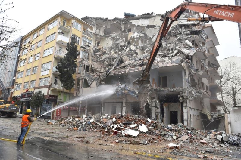 Avcılar’da bir yılda 140 binanın yıkımı tamamlandı
