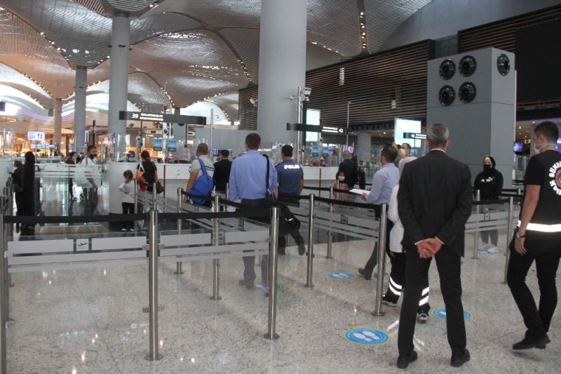 İstanbul Havalimanı’nda korona virüs denetlemesi
