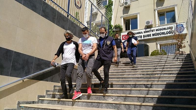 Bağcılar’da amca yeğen arasındaki kavgada silahlar konuştu: 1 ölü, 1 yaralı
