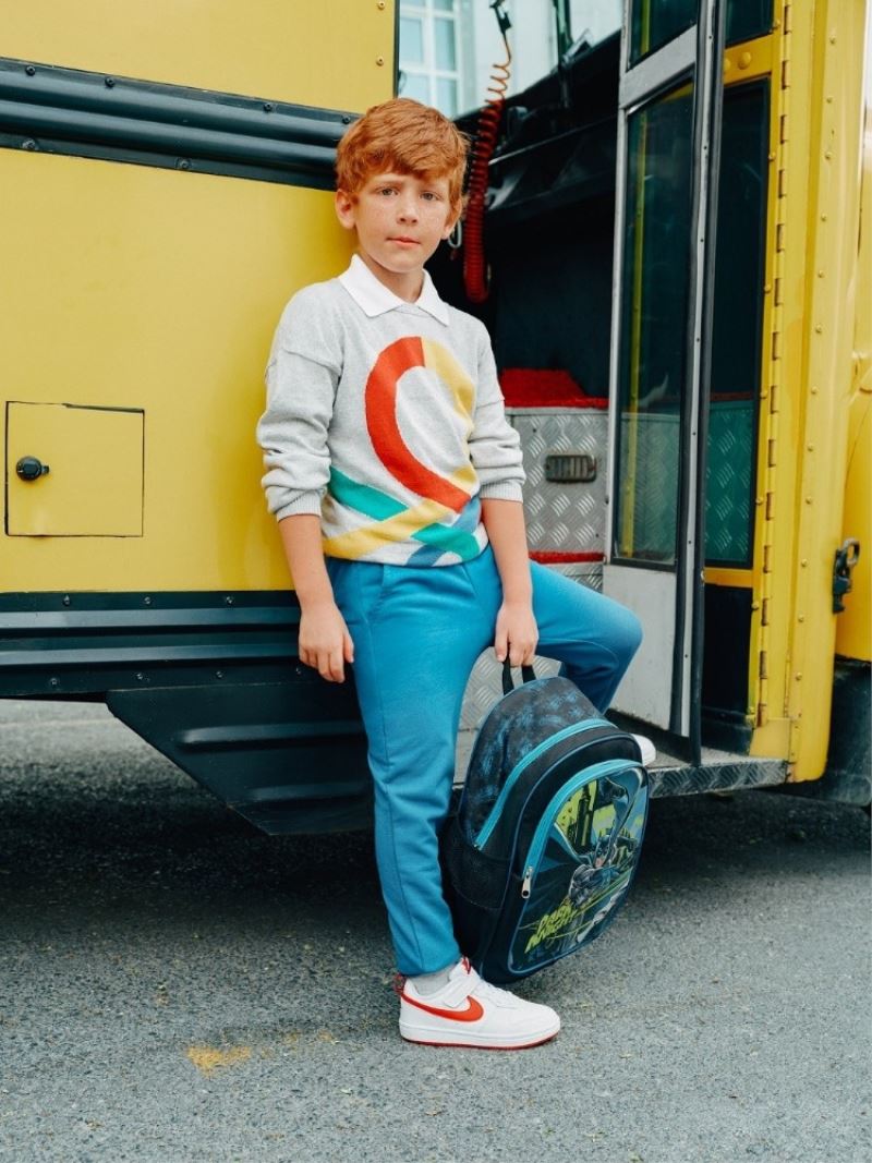 Okul alışverişi için kıyafetler ve çantalar raflarda yerini aldı
