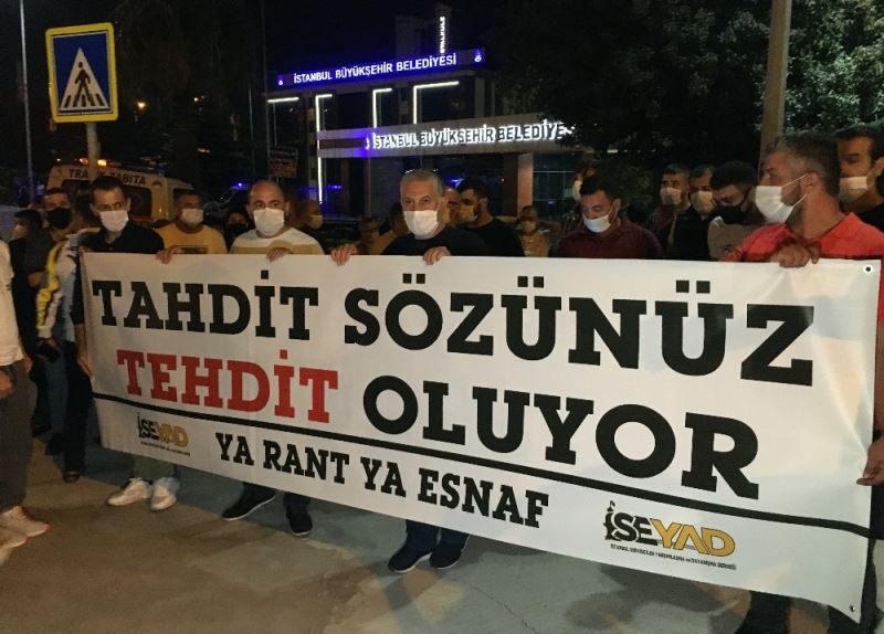 Servis minibüsçülerinden İmamoğlu’na protesto
