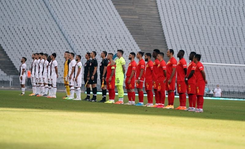 Süper Lig: Fatih Karagümrük: 1 - Yeni Malatyaspor: 0 (İlk yarı)
