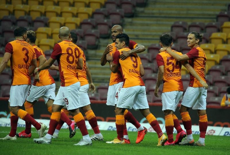 Galatasaray, Gaziantep FK maçının formalarını açık artırmaya çıkardı
