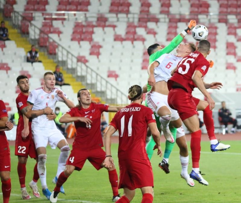 Türkiye, FIFA dünya sıralamasında 3 basamak geriledi
