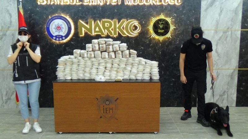 İstanbul polisi Lübnan’dan Türkiye’ye sokulan 80 kilo esrar ele geçirdi