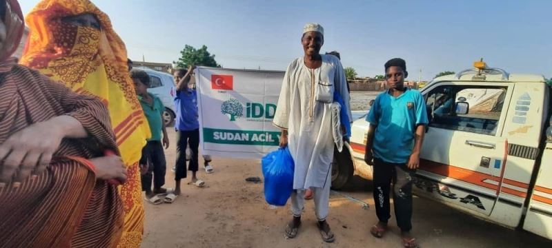 Sudanlı sel mağdurlarına yardım eli

