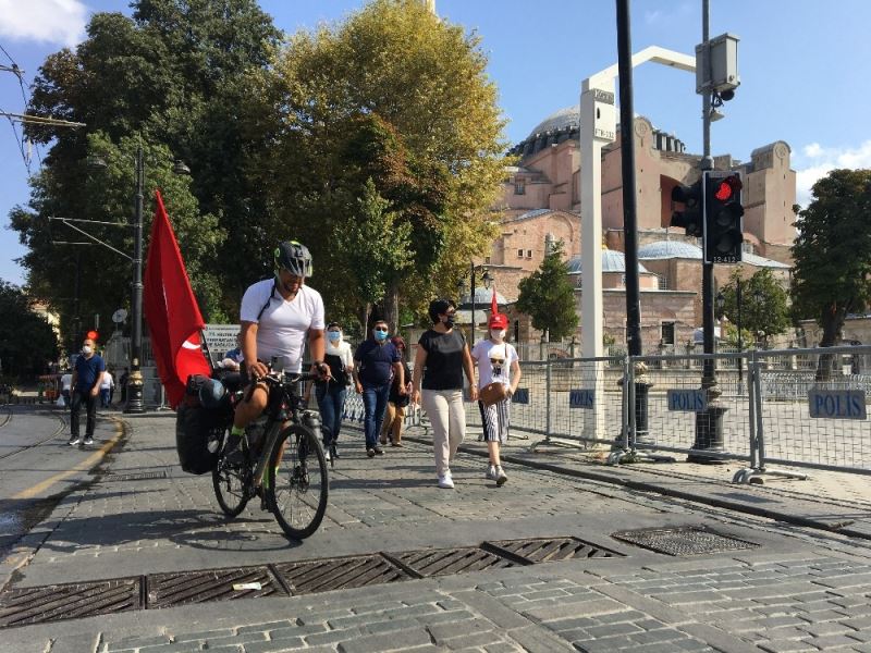 (Özel) Köln’den 3 bin 300 kilometre pedalı Ayasofya için çevirdi
