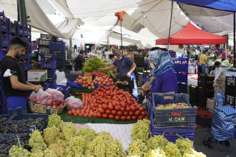 Semt pazarlarında sebze meyve fiyatları düştü