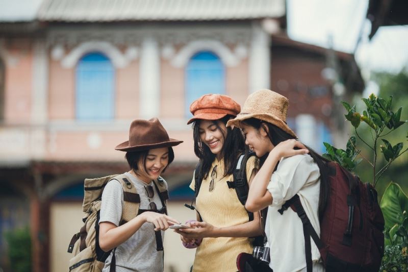 Yabancı turiste teknolojik asistan
