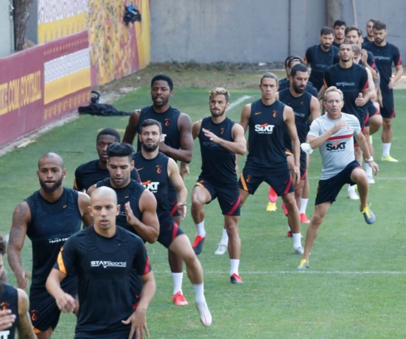 Galatasaray, Gaziantep FK maçı hazırlıklarını çift antrenmanla sürdürdü
