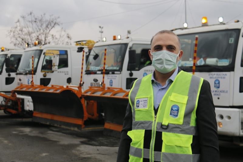 Kar yağışı İstanbul’a giriş yaptı, ekipler alarm durumuna geçti
