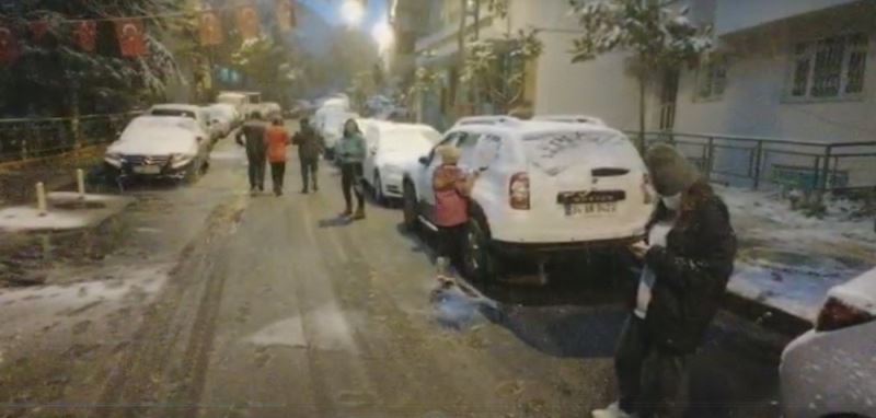 Alibeyköy’de vatandaşlar karın tadını çıkardı
