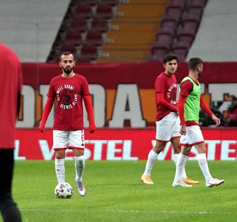 Galatasaraylı ve Antalyasporlu futbolcular Omar’ı unutmadı
