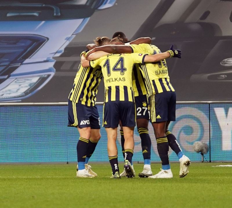 Süper Lig: Fenerbahçe: 1 - Hes Kablo Kayserispor: 0 (İlk yarı)
