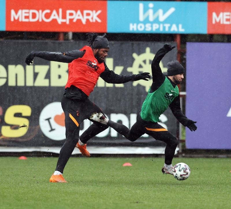 Henry Onyekuru ilk antrenmanına çıktı
