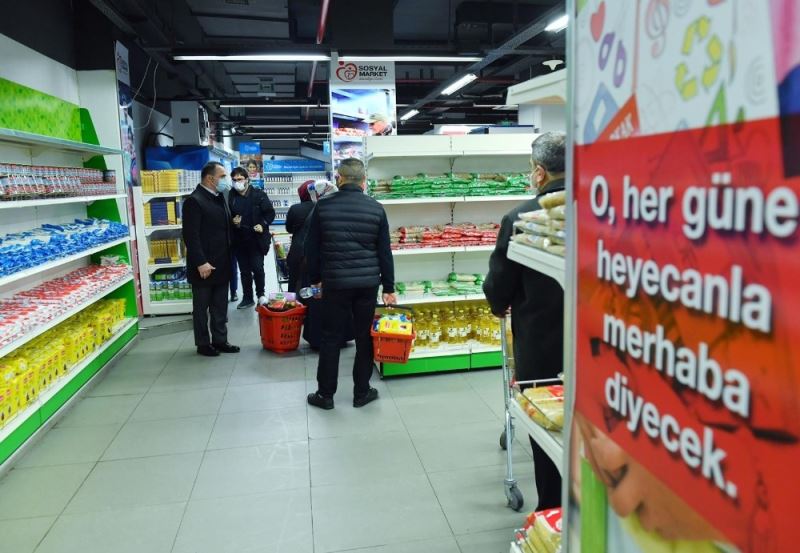 Beyoğlu’nda ihtiyaç sahiplerinin yüzü sosyal market ile gülüyor

