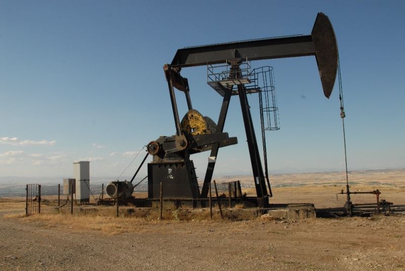Suudi Arabistan’ın kesinti kararıyla petrol fiyatları artıya geçti
