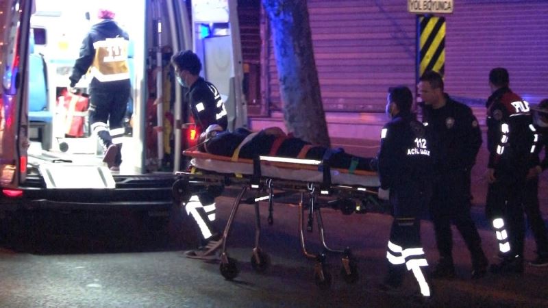 Fatih’te aşırı hız nedeniyle kontrolü kaybeden otomobil yan yattı: 1 yaralı
