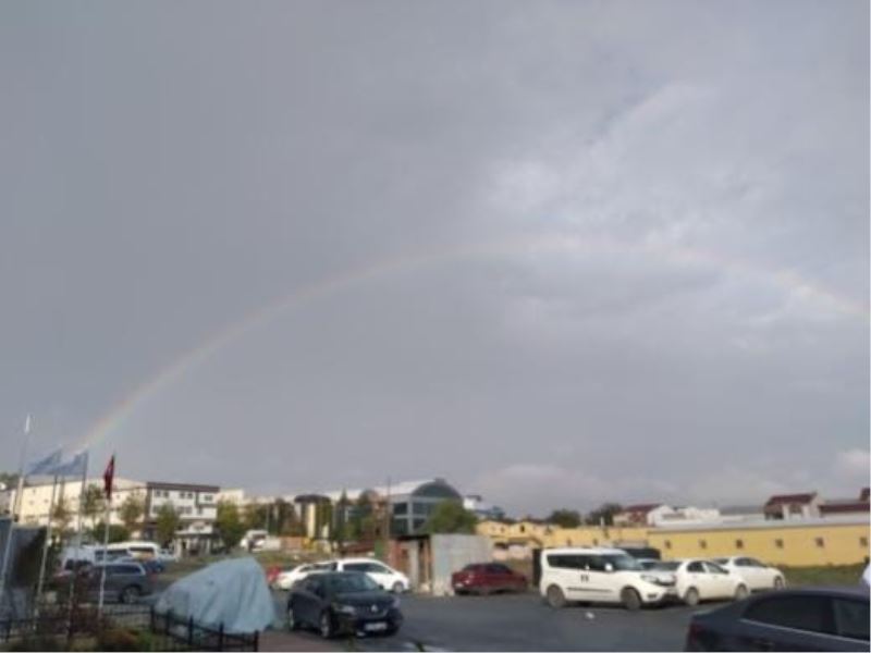 İstanbul’a gök kuşağı sürprizi
