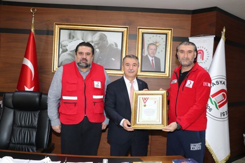 Kızılay’dan Amasya Üniversitesi’ne kurumsal bağışçı altın madalyası
