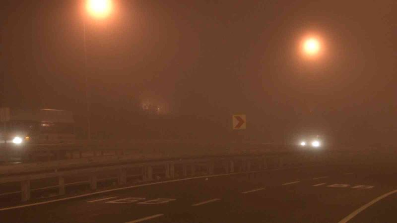 İstanbul güne sisle uyandı, sürücüler ilerlemekte güçlük çekti
