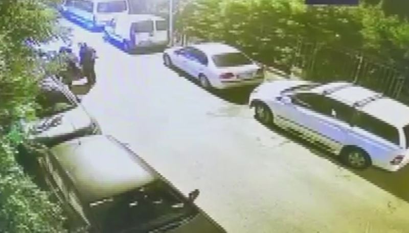 Çekmeköy’de 30 saniyede far hırsızlığı kamerada
