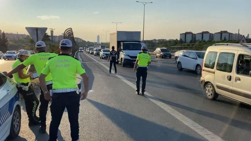 İstanbul’da çakar, siren ve emniyet şeridi ihlal edenlere yönelik denetim
