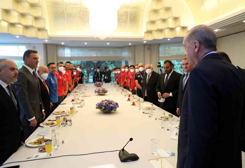 Cumhurbaşkanı Erdoğan, Ampute Futbol Milli Takımı’nı kabulü etti