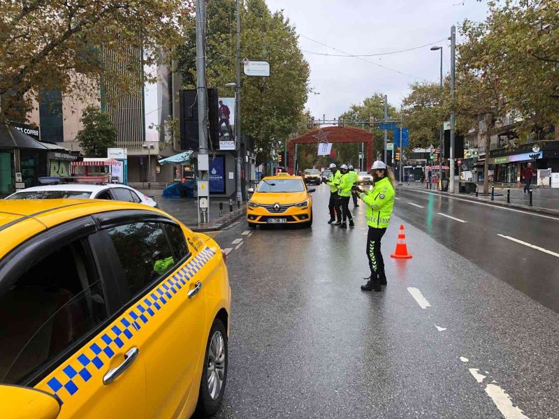 Kadıköy’de taksilere yönelik denetim