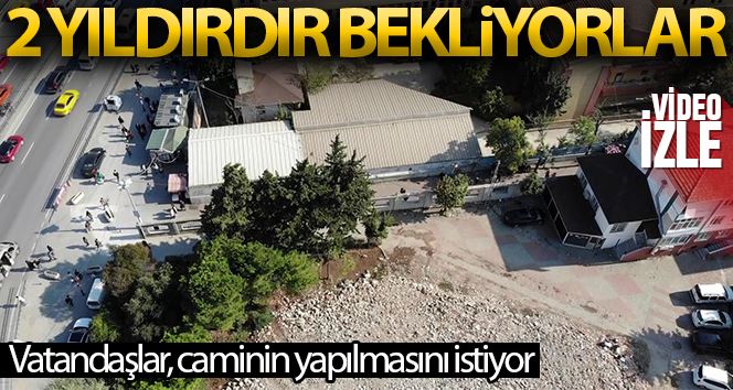 Avcılarlılar 2 yıldır depremde yıkılan caminin yapılmasını bekliyor