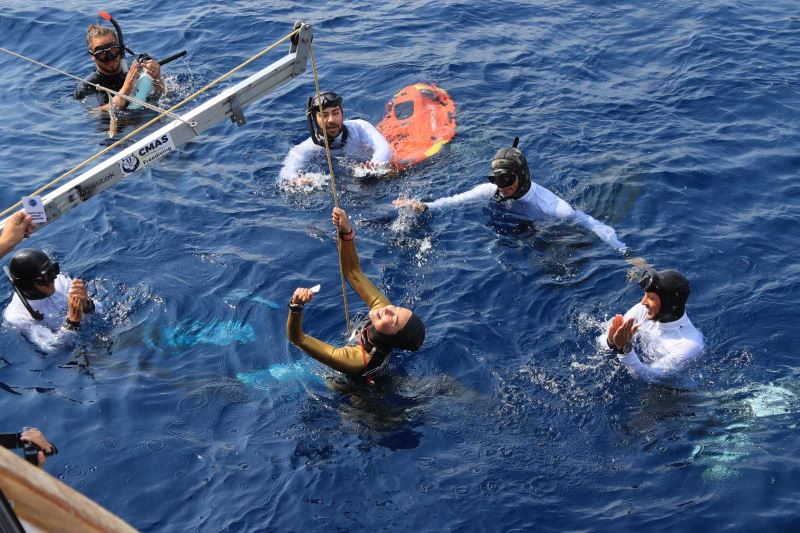 2 dünya ve 26 ulusal rekorun kırıldığı Kaş’ta, millilerden 2’si altın 5 madalya
