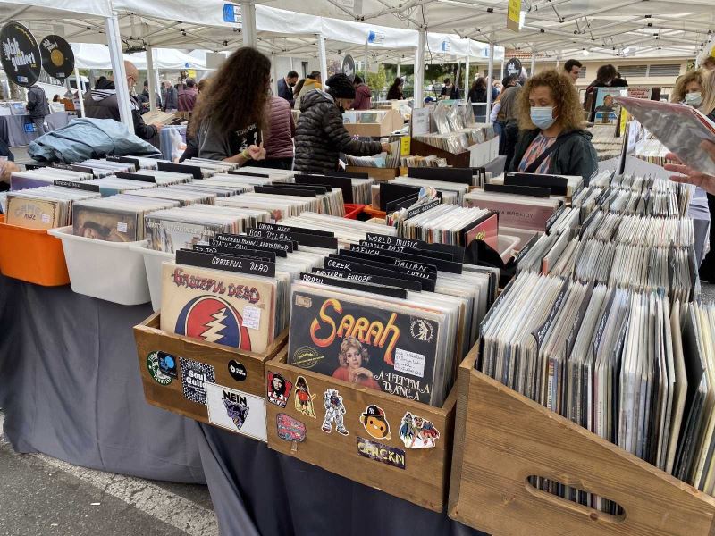 İstanbul’da plak severler Kadıköy’de buluştu
